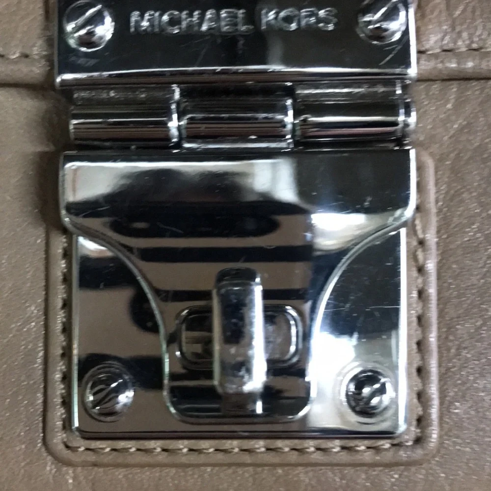 Michael Kors Jet Set Turnlock Tan Compact Wallet